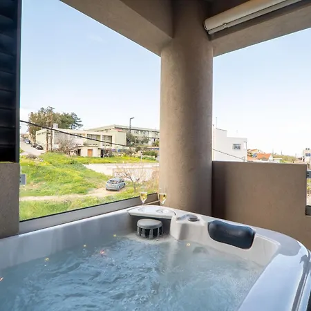Eros Luxury Apartment *